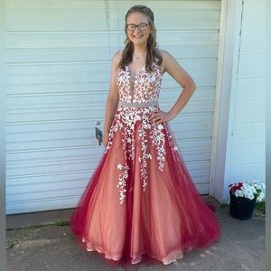 Beautiful Queens Collection size 12 Prom Dress. Intricate details.